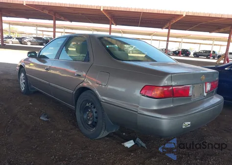 2000 Toyota Camry Ce/Le/Xle from USA, damaged, VIN 4T1BG28K0YU626427